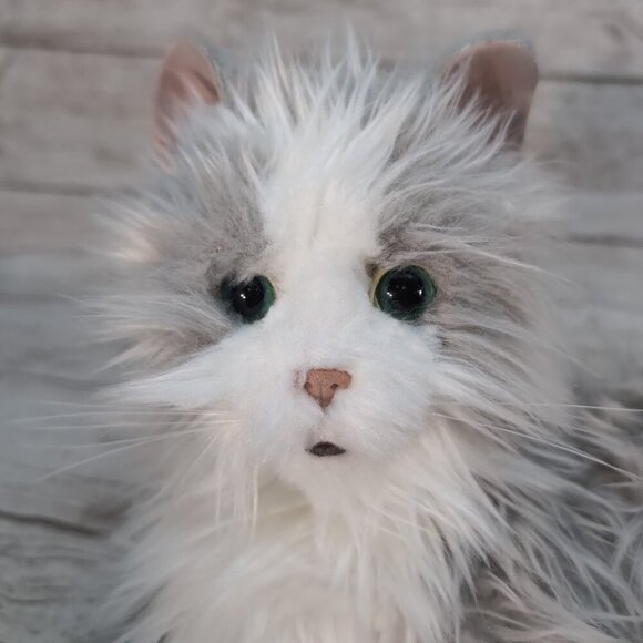 Joy For All Companion Therapy Pet Hasbro Silver Cat Mechanical Plush LikeFurreal - Picture 2 of 7